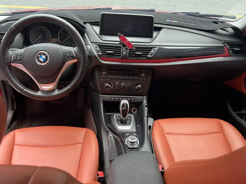 BMW X1 sDrive18i — фото 5