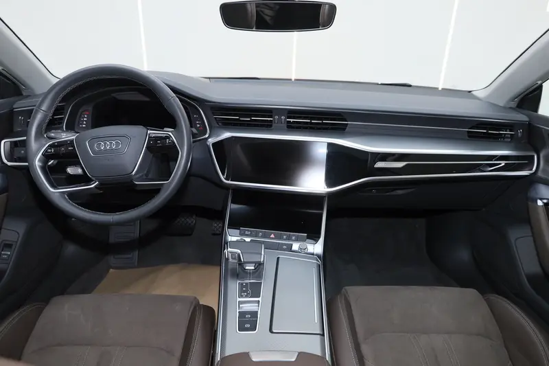 Audi A7L — фото 10