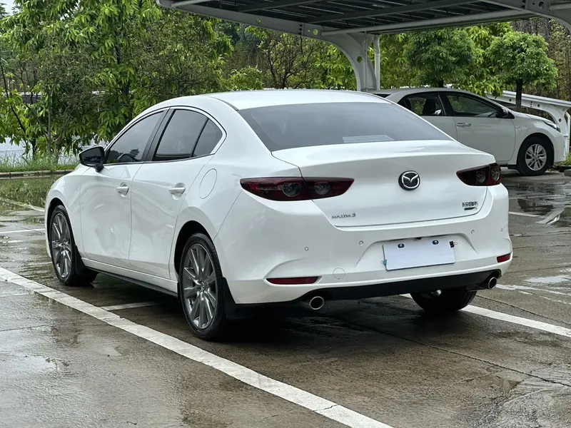 Mazda 3 Axela — фото 4