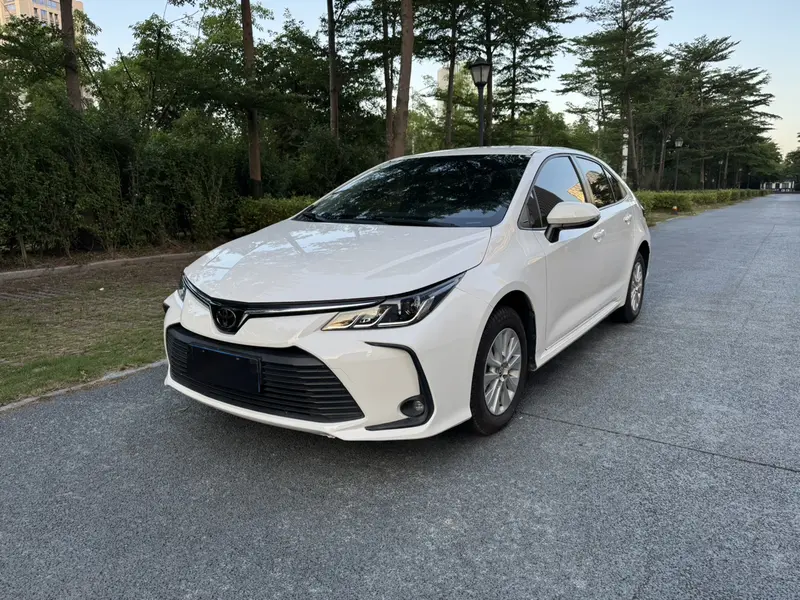 Toyota Corolla — фото 1