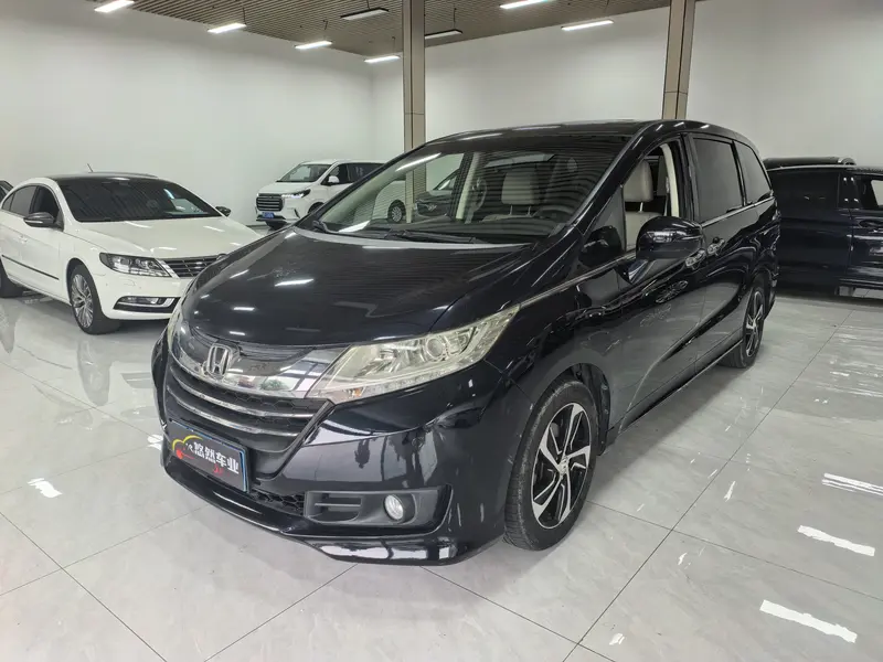 Honda Odyssey — фото 1