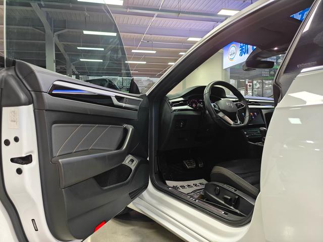 Volkswagen CC 2021 Белый из Китая
