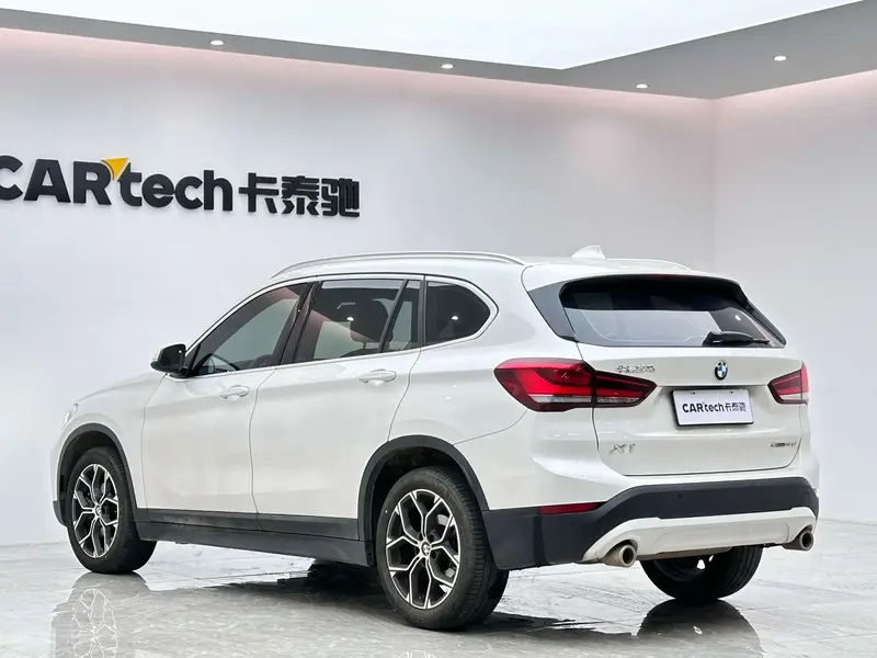 BMW X1 — фото 5
