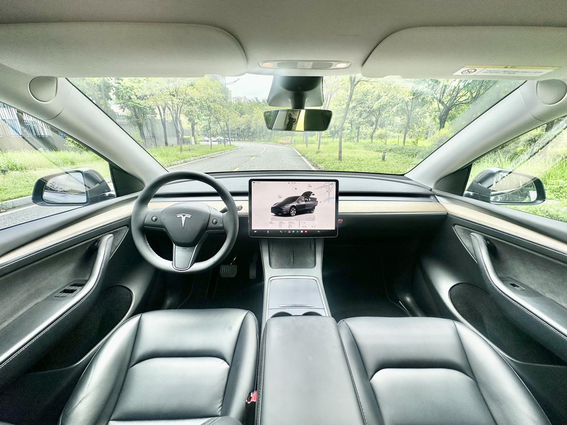 Tesla Model Y: фотография 9 из 10