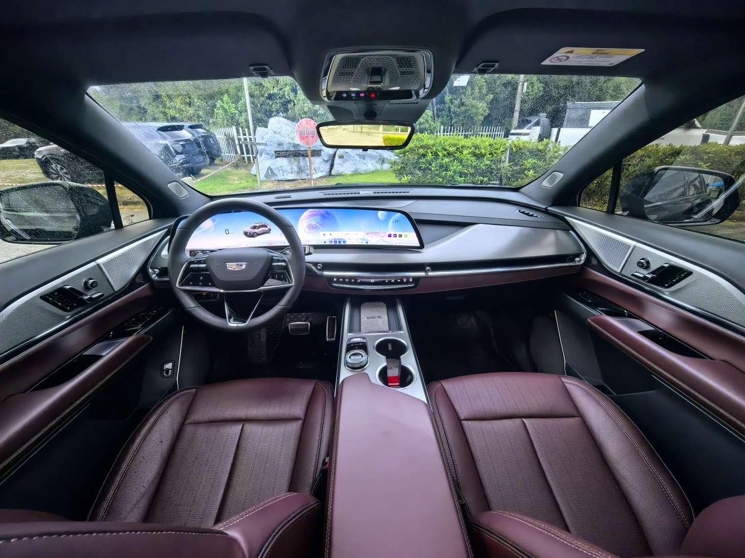 Cadillac XT5: фотография 8 из 16