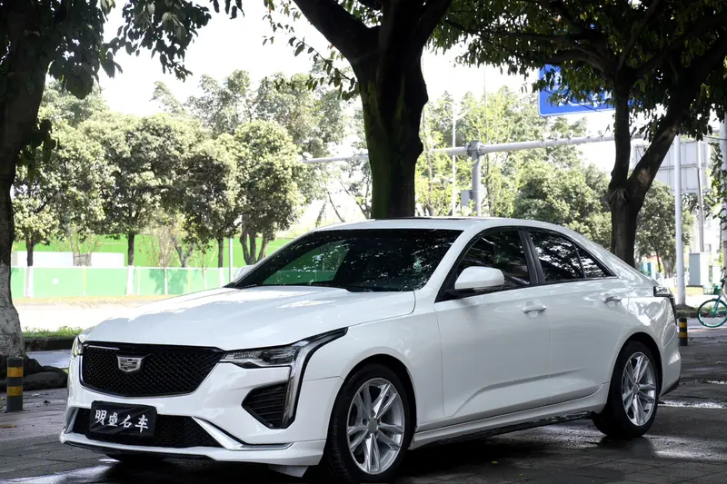 Cadillac CT4 — фото 1