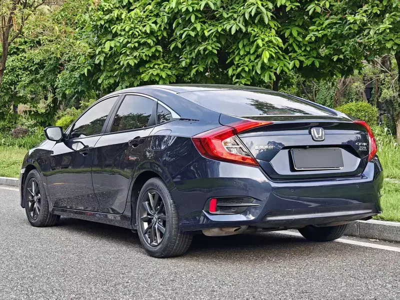Honda Civic — фото 5