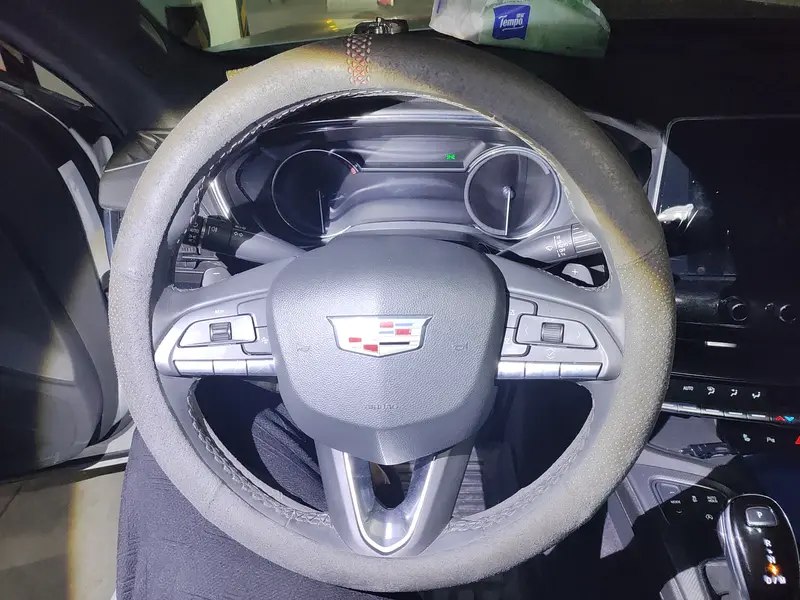 Cadillac CT5 — фото 11