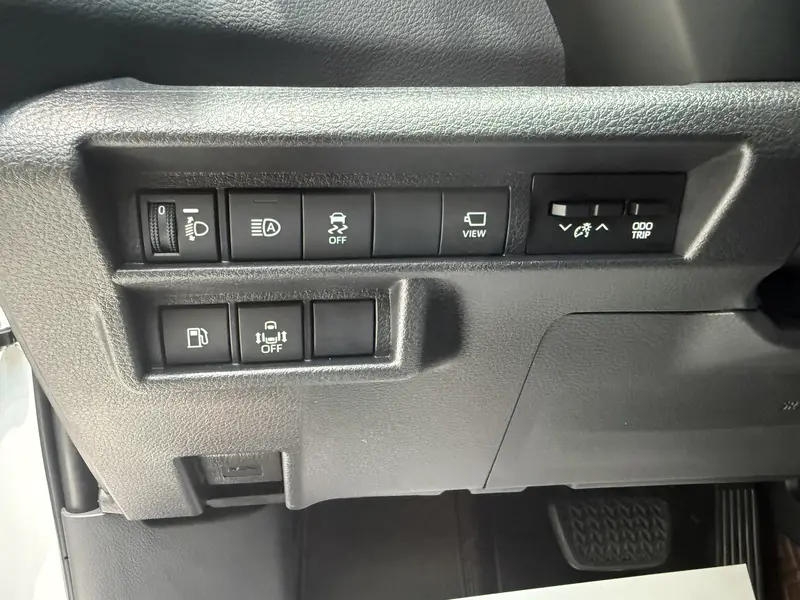 Toyota Sienna — фото 9