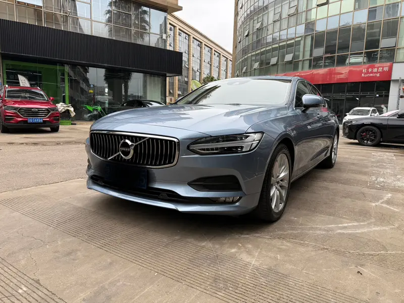 Volvo S90 — фото 1