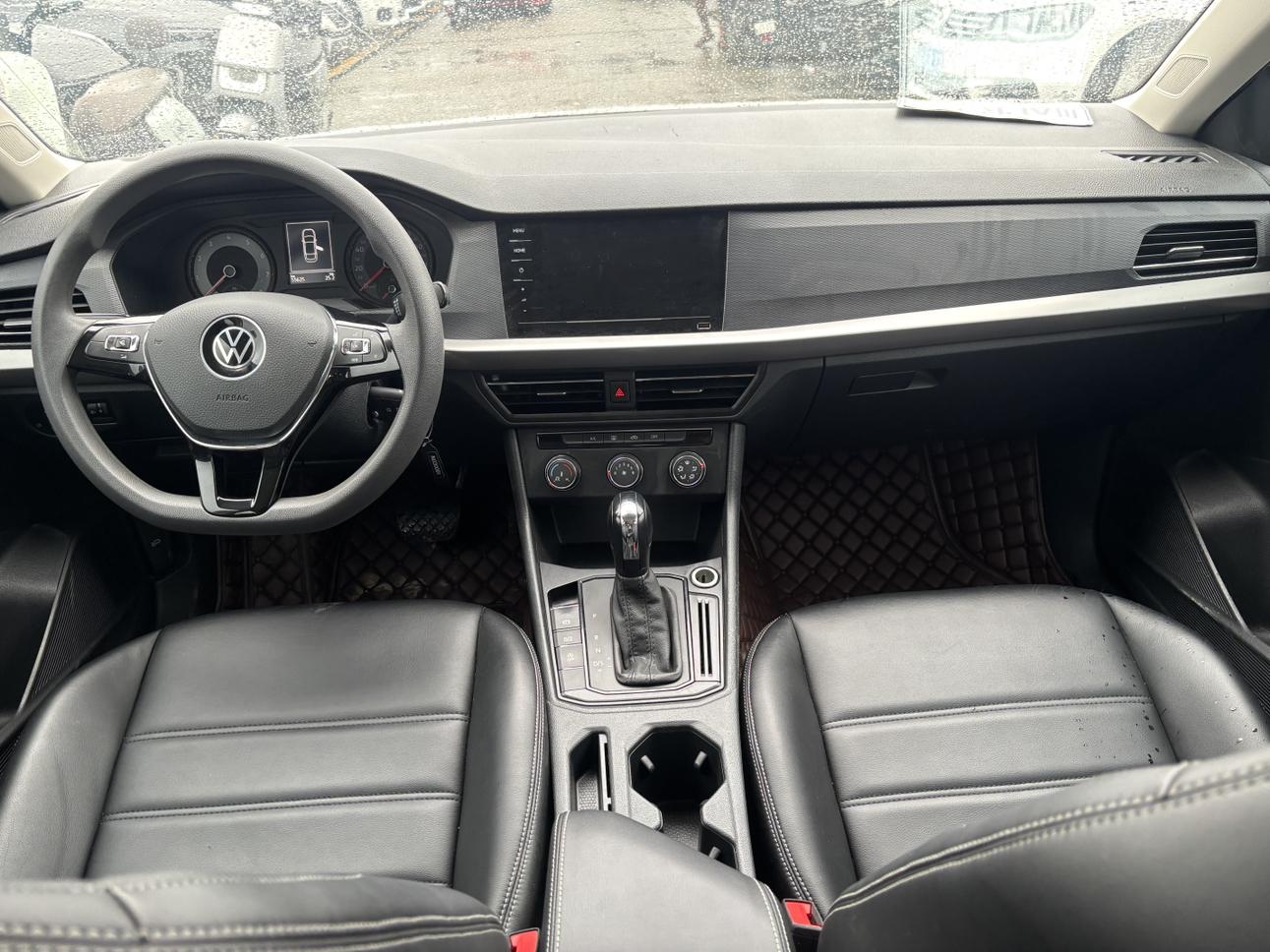 Volkswagen Lavida: фотография 8 из 17