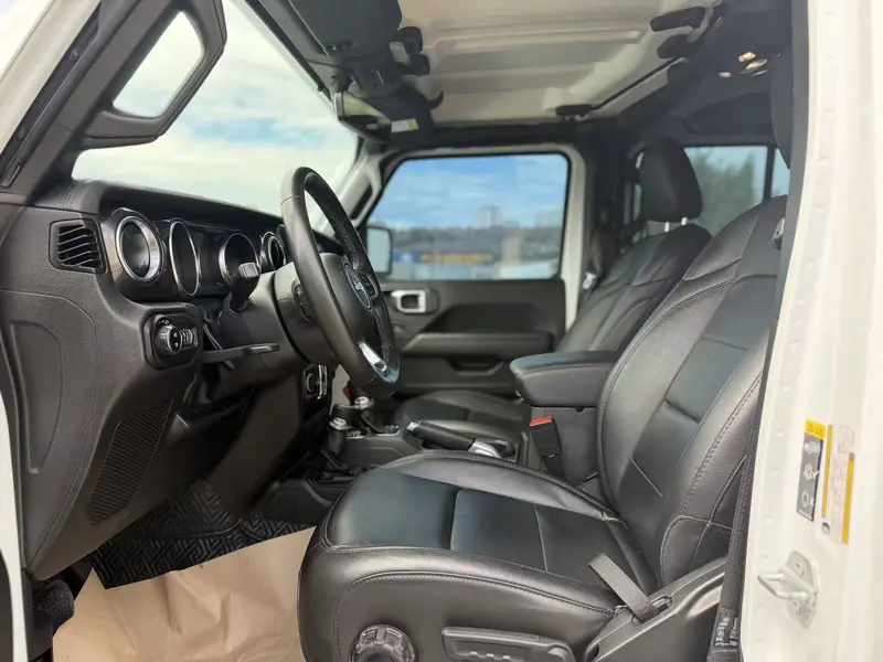 Jeep Wrangler 2.0 T Special Edition — фото 8