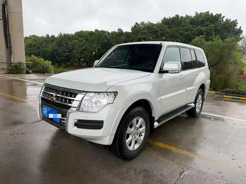 Mitsubishi Pajero (Import)
