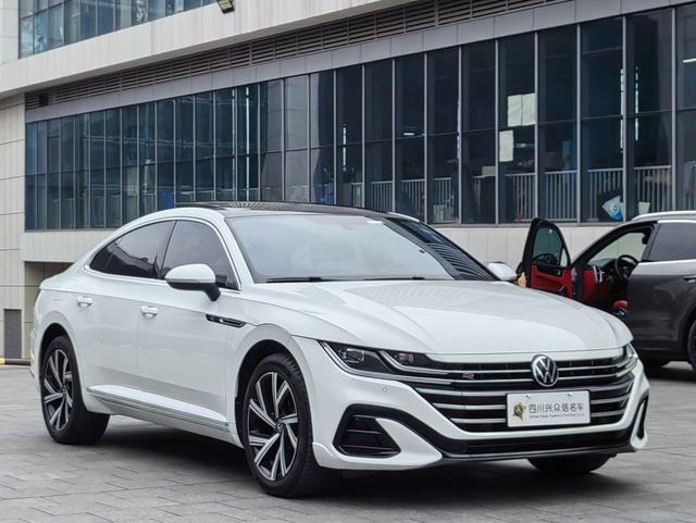 Volkswagen CC 2022 Белый из Китая
