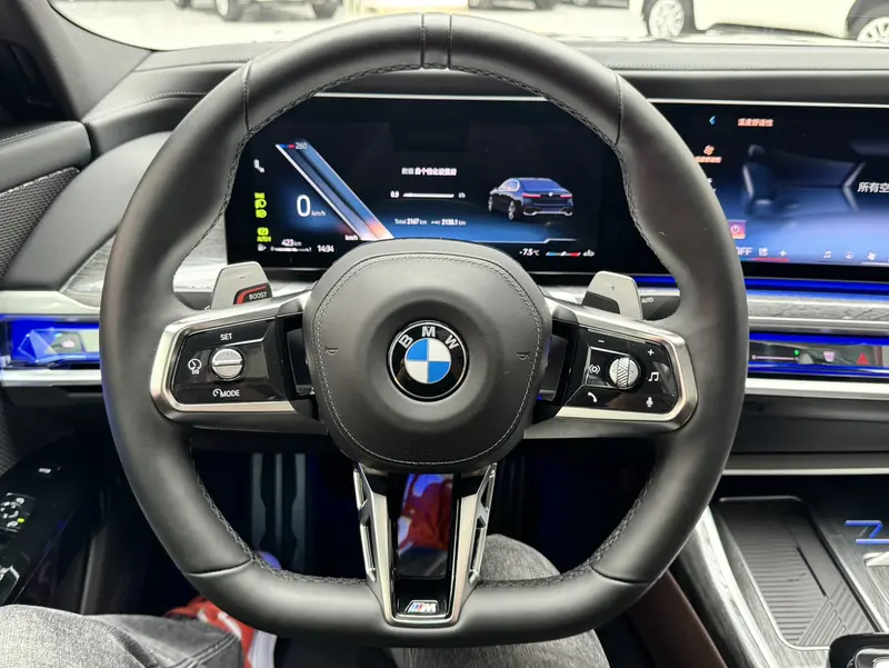 BMW 7 Series — фото 10