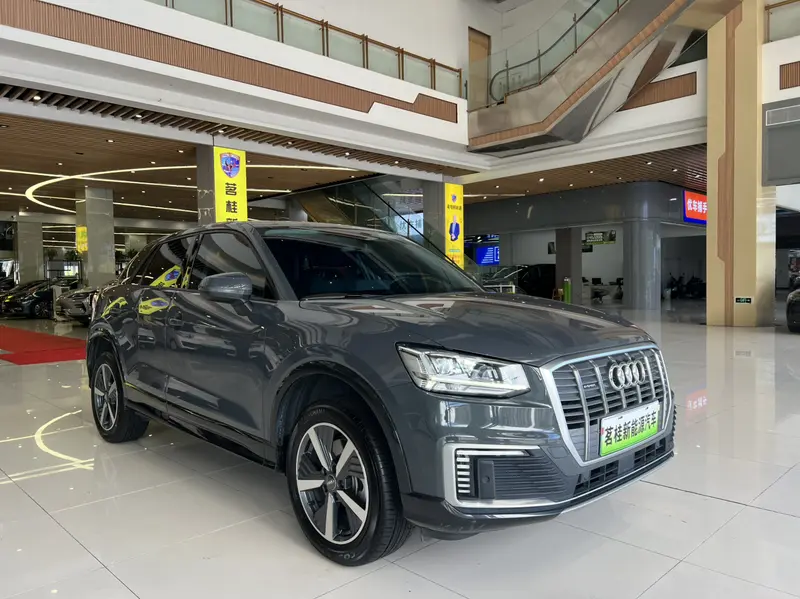 Audi Q2L e-tron — фото 3