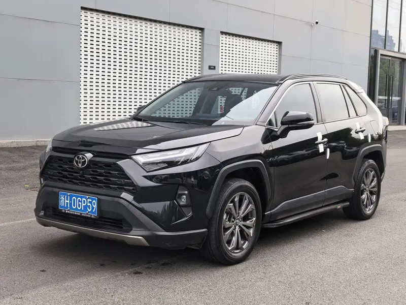 Toyota RAV4 — фото 1