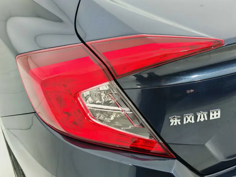 Honda Civic — фото 10