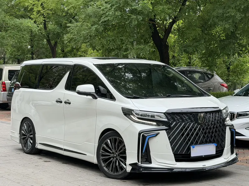 Toyota Alphard — фото 3