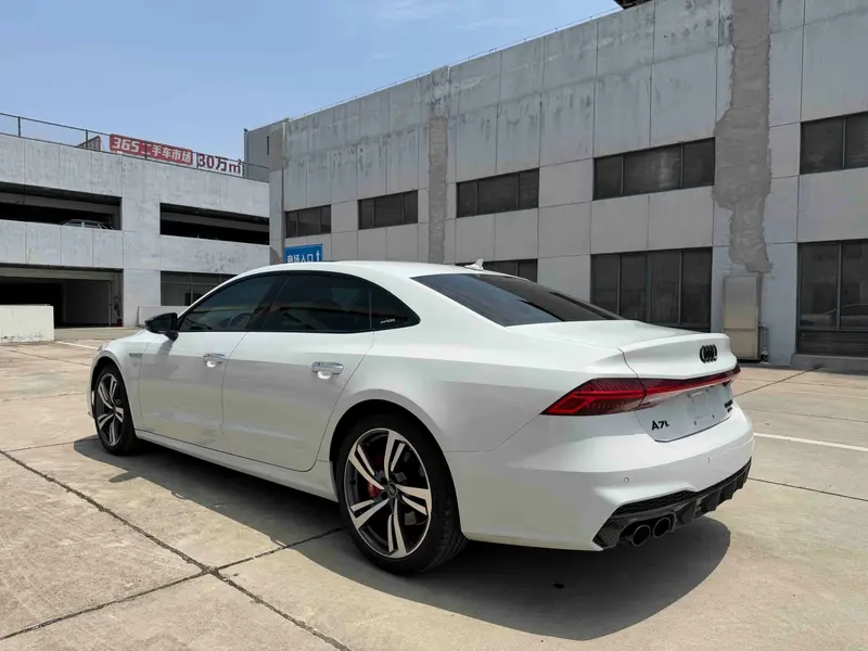 Audi A7L — фото 5