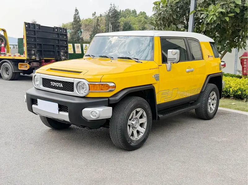 Toyota FJ 4.0 L AT 4 WD 5