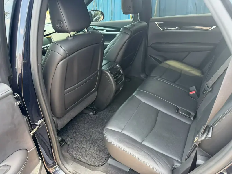 Cadillac XT5 — фото 10