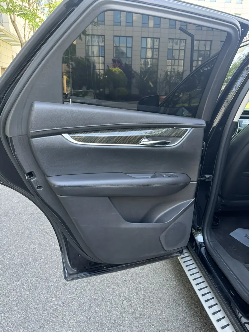 Cadillac XT5 — фото 11