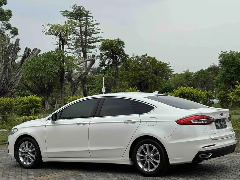 Ford Mondeo EcoBoost 200 стиль — фото 5