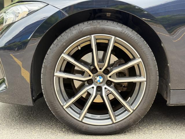 BMW 3 series 2024 Черный из Китая, фото 2