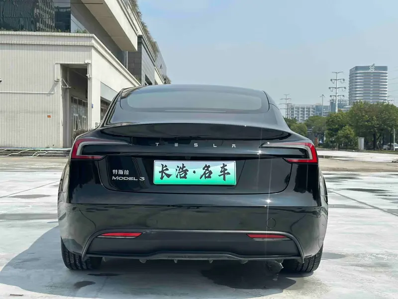 Tesla Model 3 — фото 5