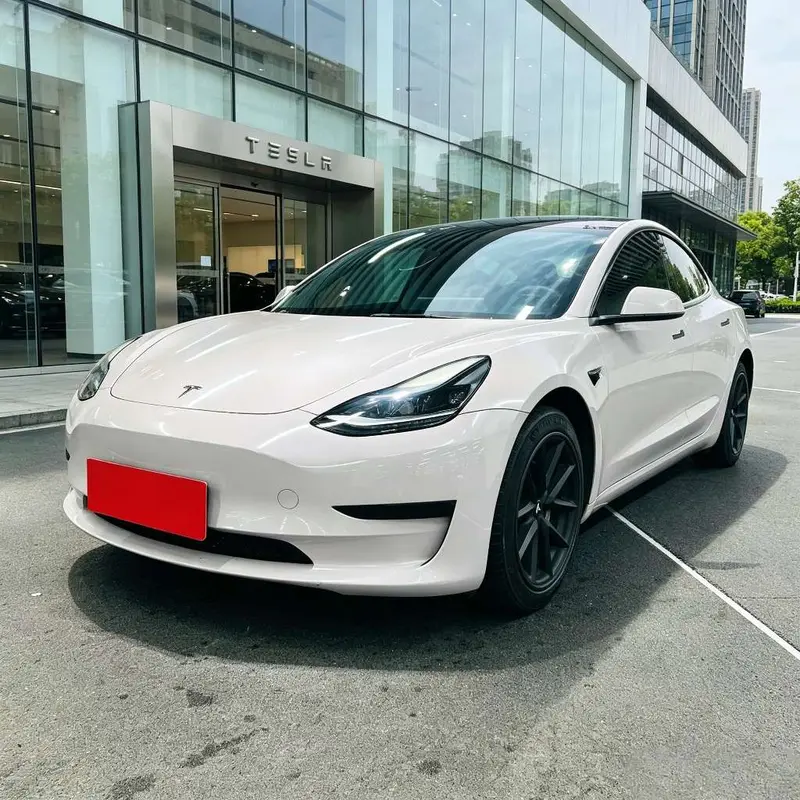 Tesla Model 3 — фото 1