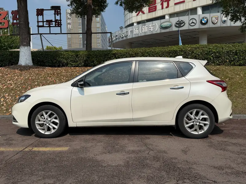 Nissan Tiida — фото 3
