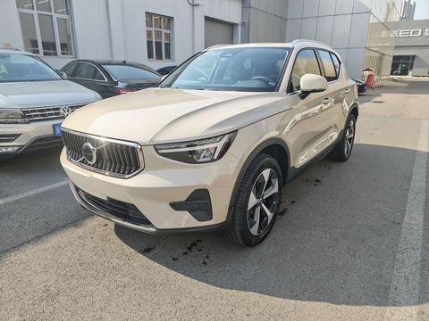Volvo XC40, 2025 год