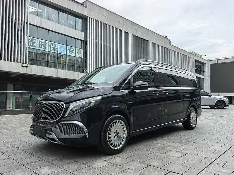 Mercedes-Benz V-Class — фото 1