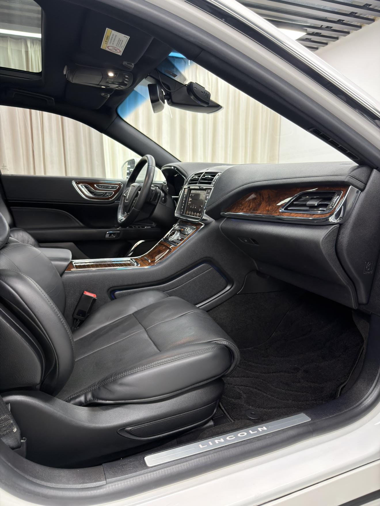 Lincoln Continental: фотография 8 из 27