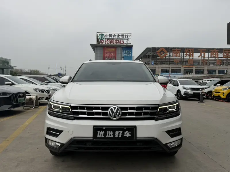 Volkswagen Tiguan L — фото 2