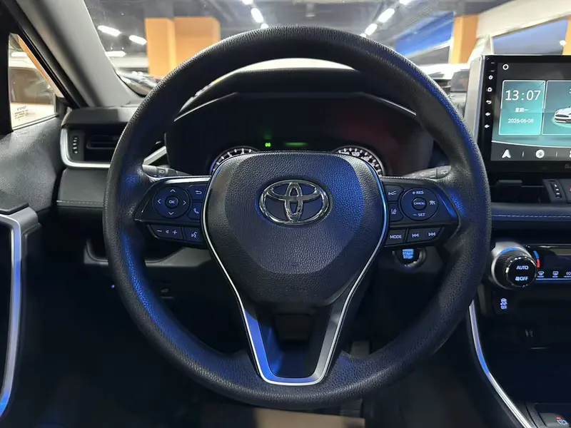 Toyota Wildlander — фото 9