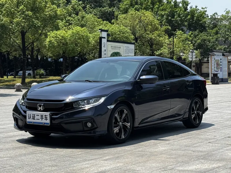 Honda Civic — фото 1