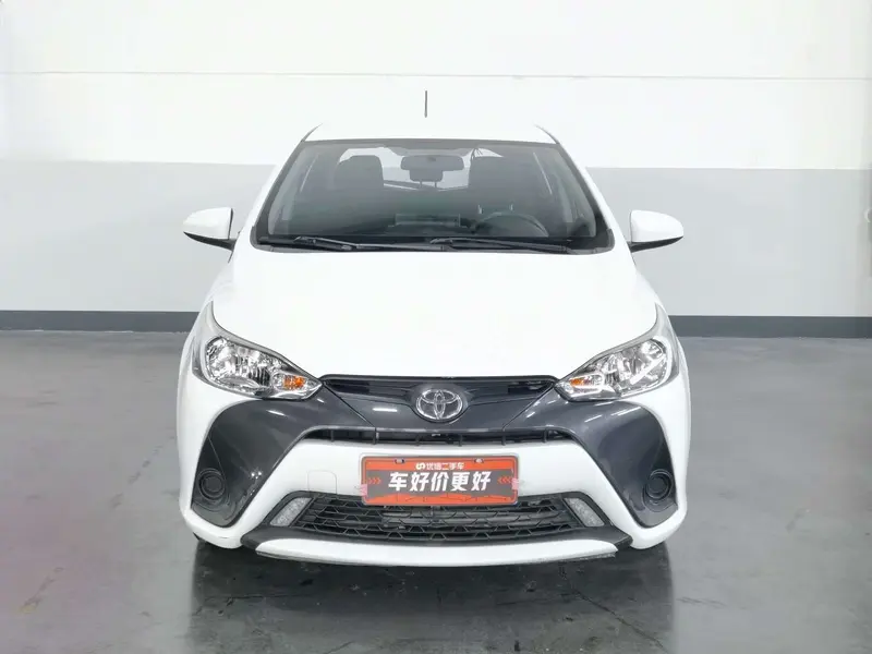 Toyota Yaris L — фото 2