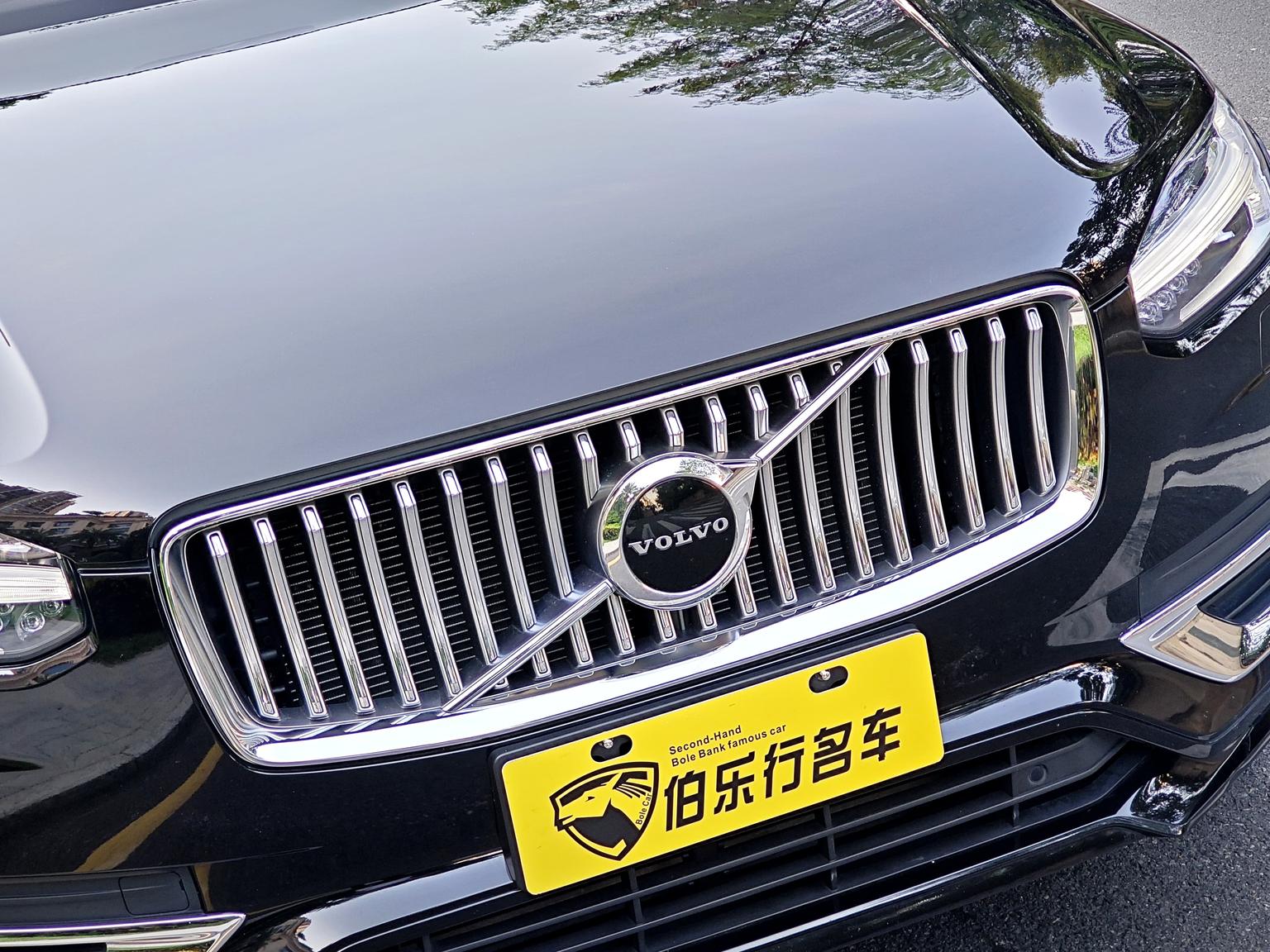 Volvo XC90: фотография 4 из 36