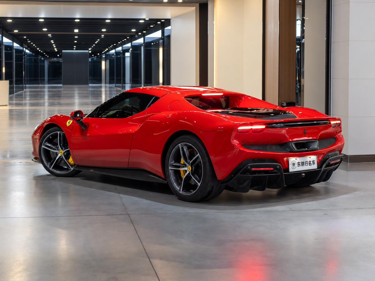 Ferrari 296: фотография 4 из 22