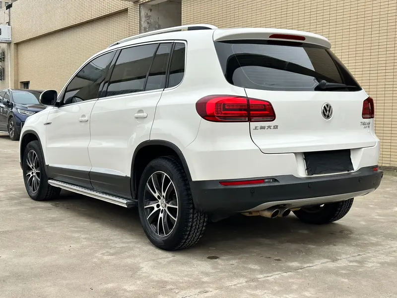 Volkswagen Tiguan 330 TSI AT 4 WD Luxury — фото 5