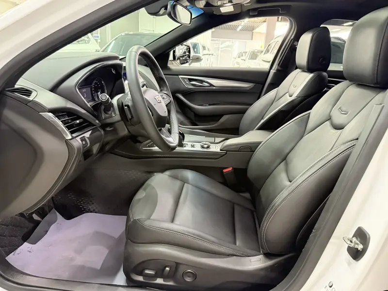 Cadillac CT5 — фото 10