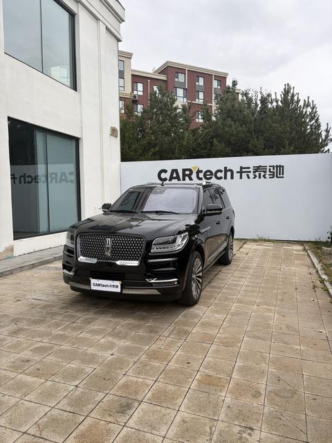 Lincoln Navigator