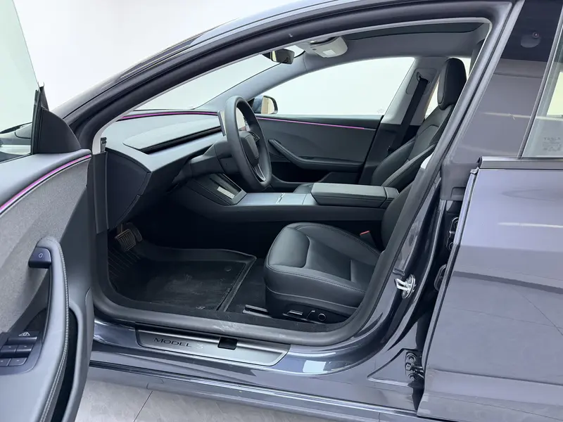 Tesla Model 3 — фото 17
