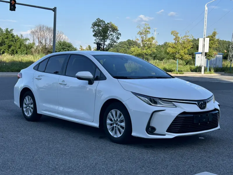 Toyota Corolla — фото 3