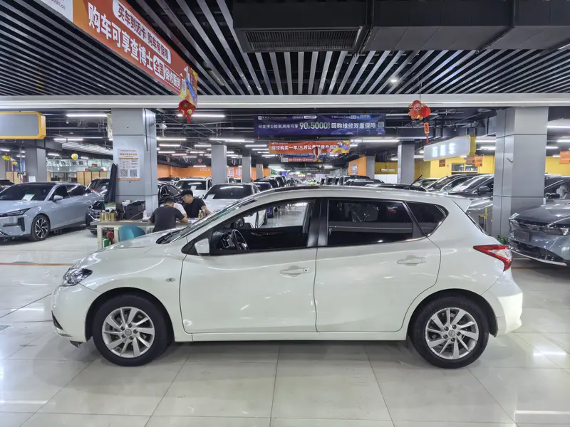 Nissan TIIDA 1.6 L CVT — фото 3