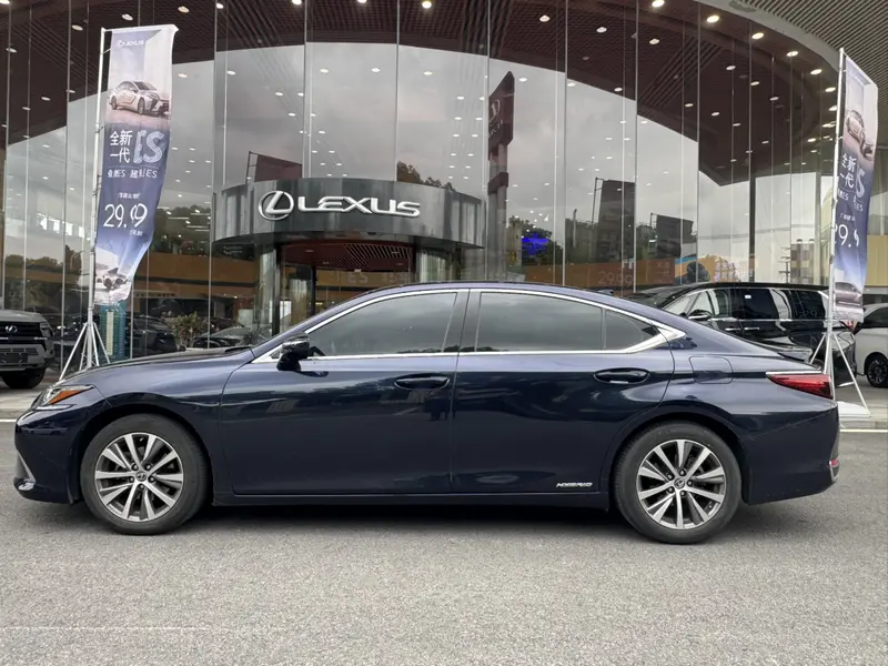 Lexus ES — фото 4
