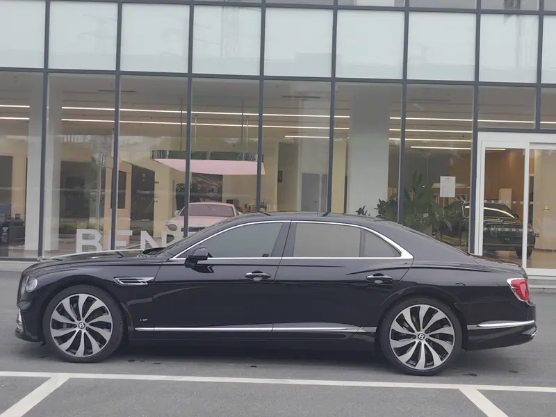 Bentley Flying Spur — фото 4