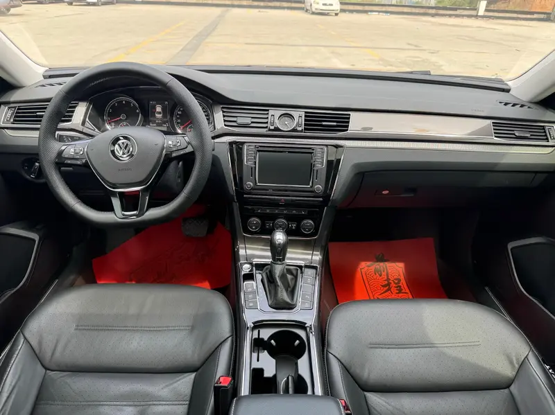 Volkswagen Passat — фото 7